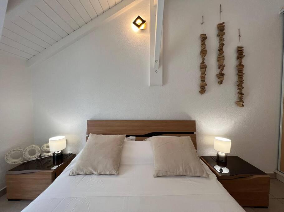 Kanoa Lodge Piscine Et Vue Mer แซงต์-โคลด ภายนอก รูปภาพ