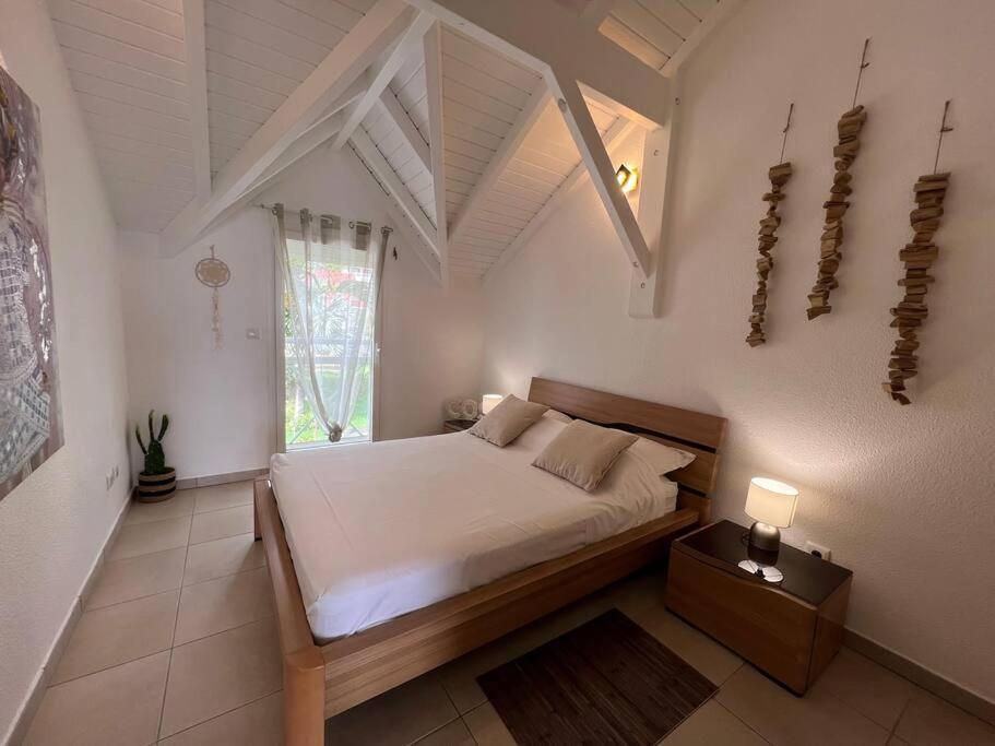 Kanoa Lodge Piscine Et Vue Mer แซงต์-โคลด ภายนอก รูปภาพ